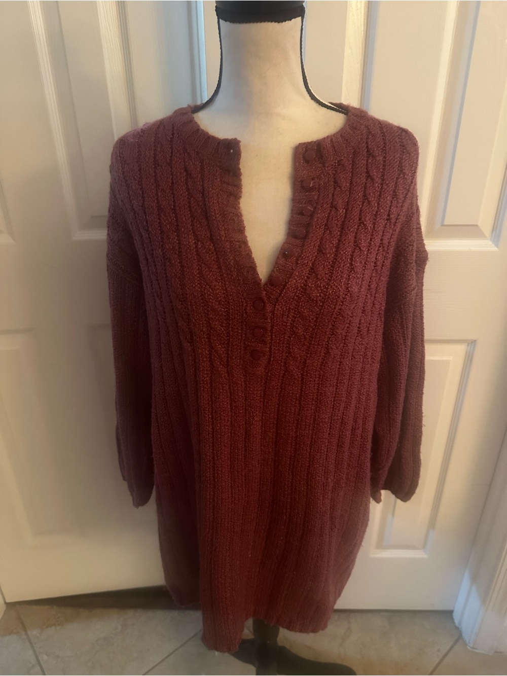 Women’s Cable Knit Tunic Sweater  in Warm Berry